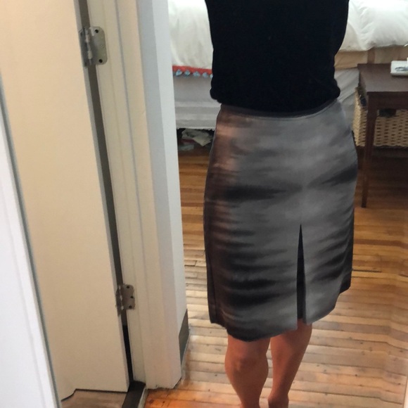 Sale 🎉 BCBG silk pencil skirt - Picture 2 of 8